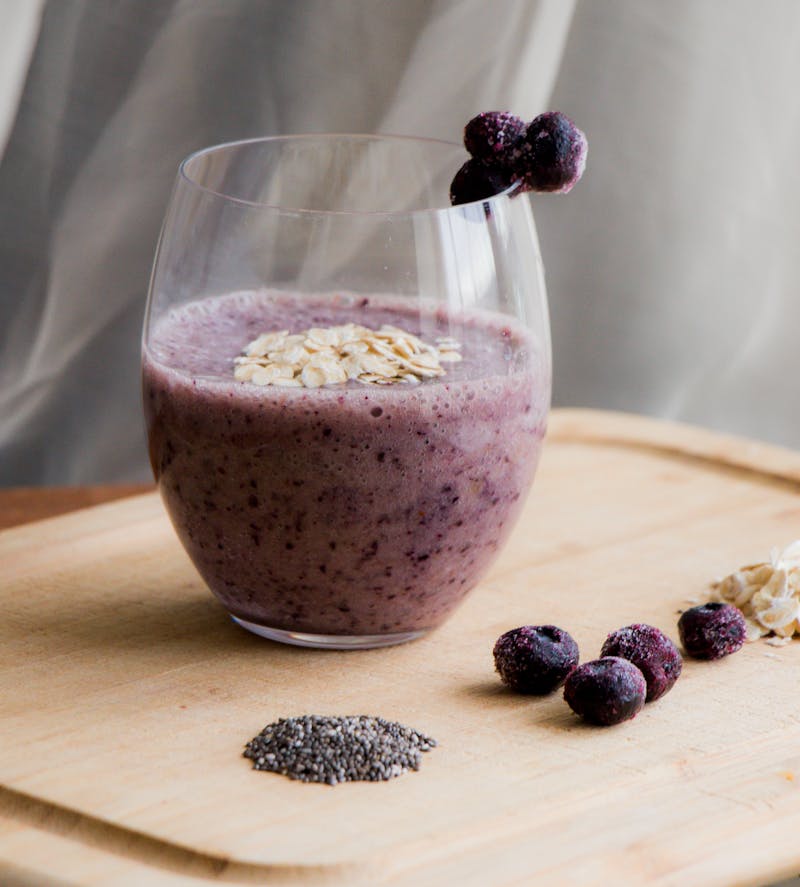 Blueberry smoothie with natural sleep-supporting ingredients